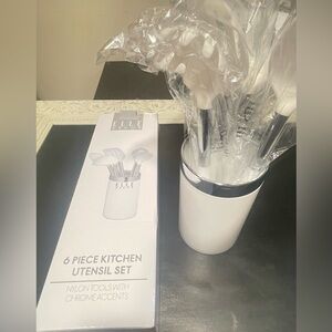 Elle Decor - 6 piece utensil set for kitchen.. brand new in box. White & silver
